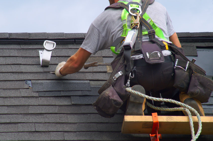 Pourquoi faire appel à un artisan couvreur pour l’entretien de sa toiture ?