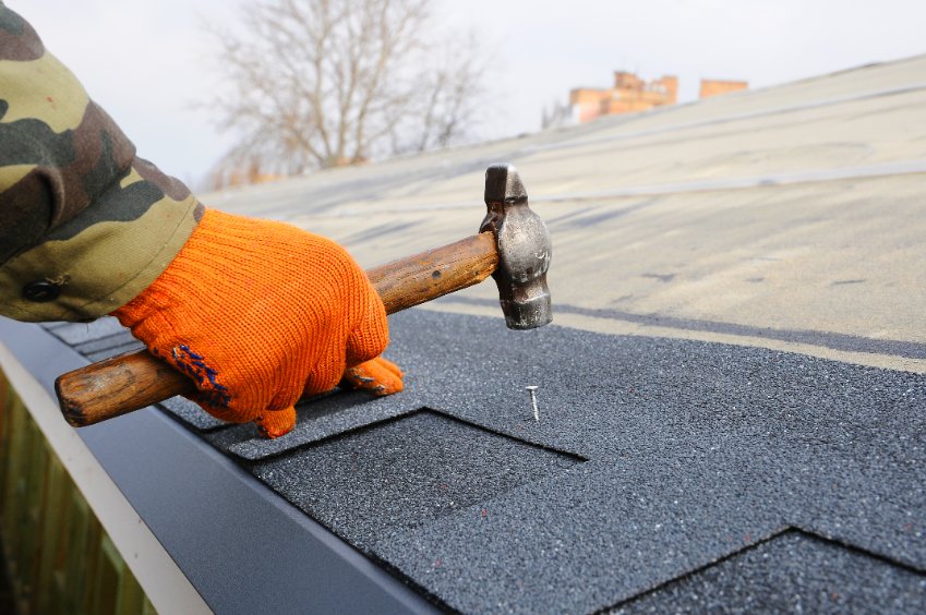 Le recours à un spécialiste pour l’entretien de votre toit